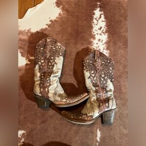 Corral Addison pointed toe boots 
size 9